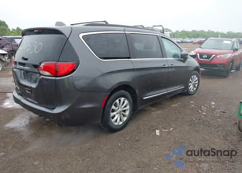 2017 Chrysler Pacifica Touring-L z USA, uszkodzony, nr VIN 2C4RC1BG3HR530530